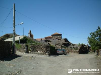 Pueblo negro El Muyo; senderismo semana santa; senderismo fin de semana